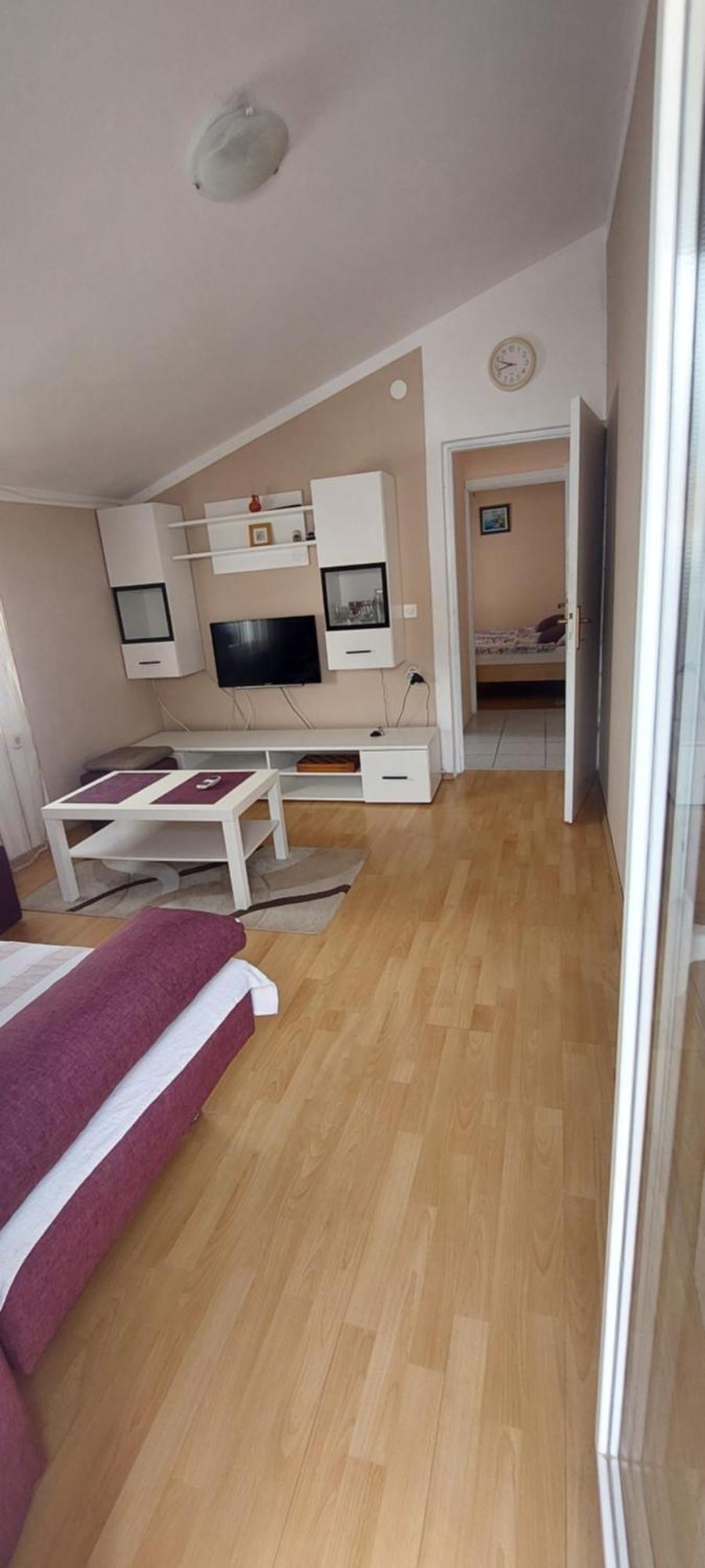 Apartman Jelena Vir Exteriör bild
